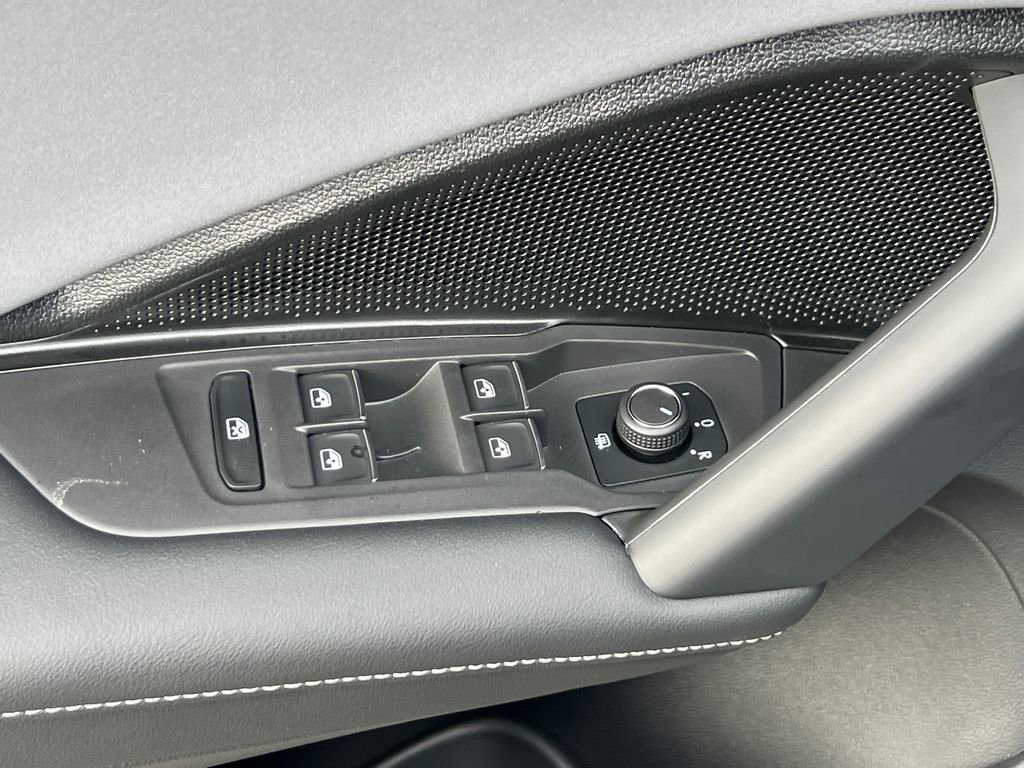 New 2026 Volkswagen Tiguan SE image 18