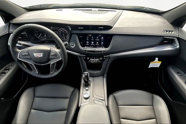 New 2025 Cadillac XT5 Luxury image 6