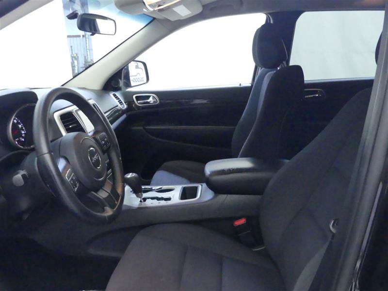 Used 2013 Jeep Grand Cherokee Laredo AWD/4WD image 16