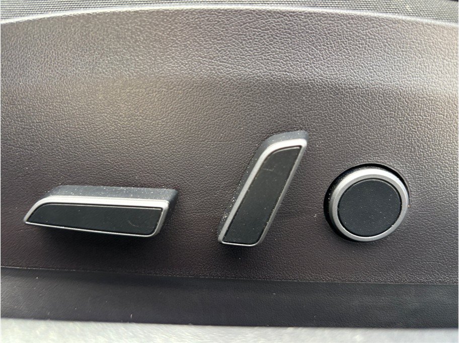 Used 2023 Tesla Model 3 Standard Range RWD image 18