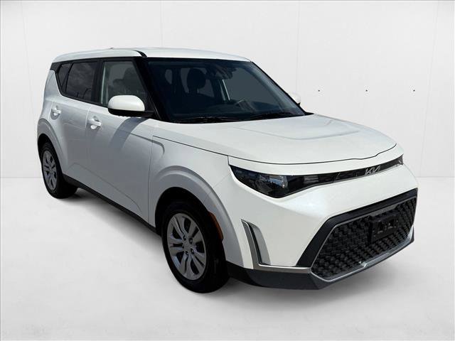 Used 2023 Kia Soul LX image 3