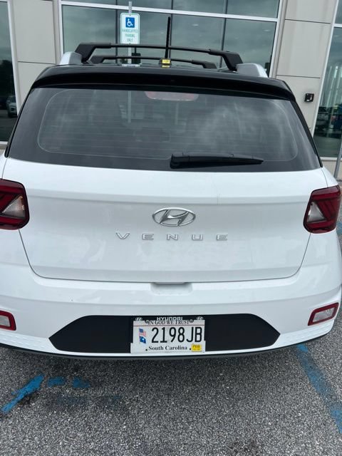Certified 2024 Hyundai Venue Limited FWD image 6