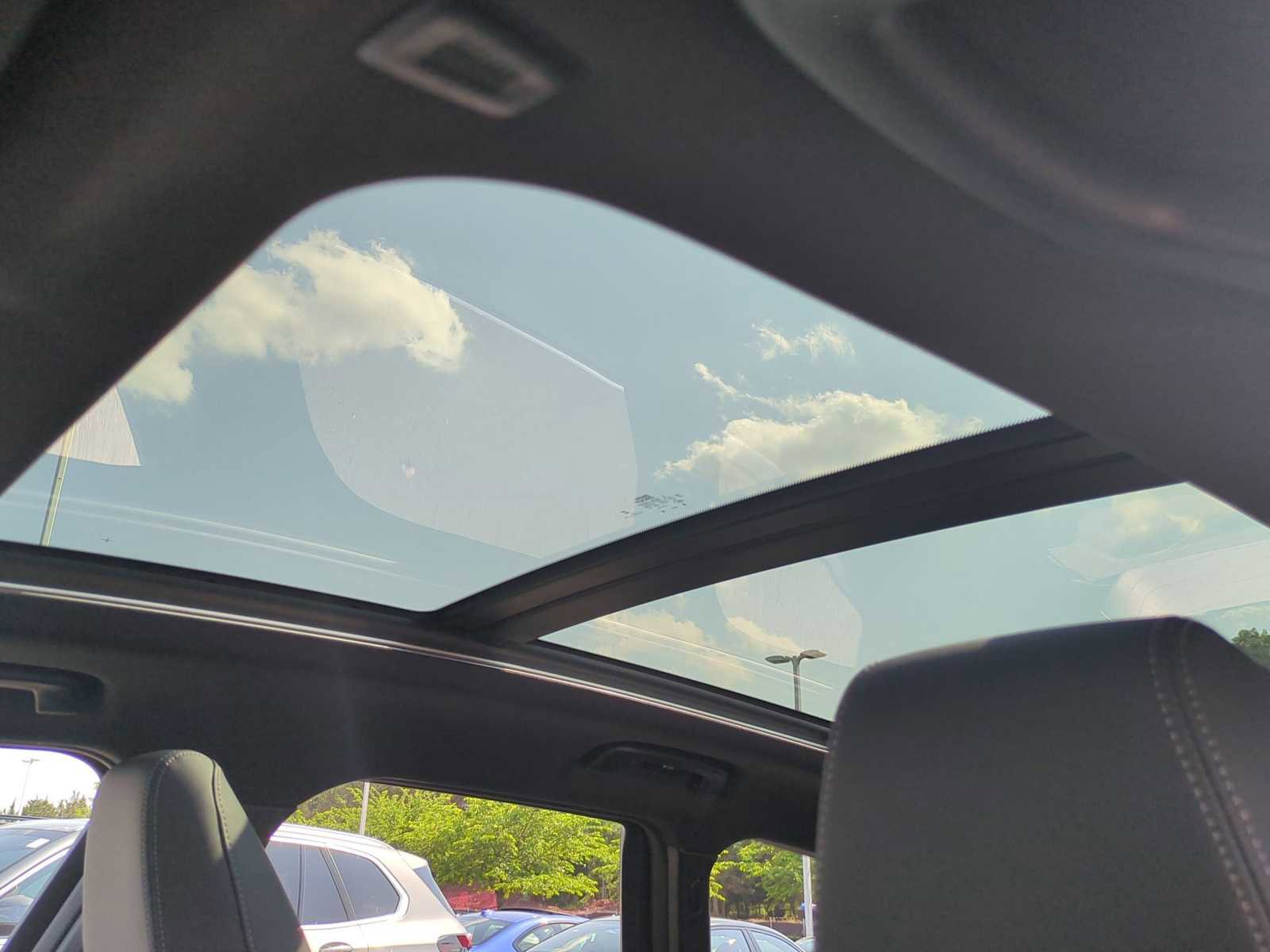 Used 2025 BMW X1 xDrive28i w/ Technology Package image 18