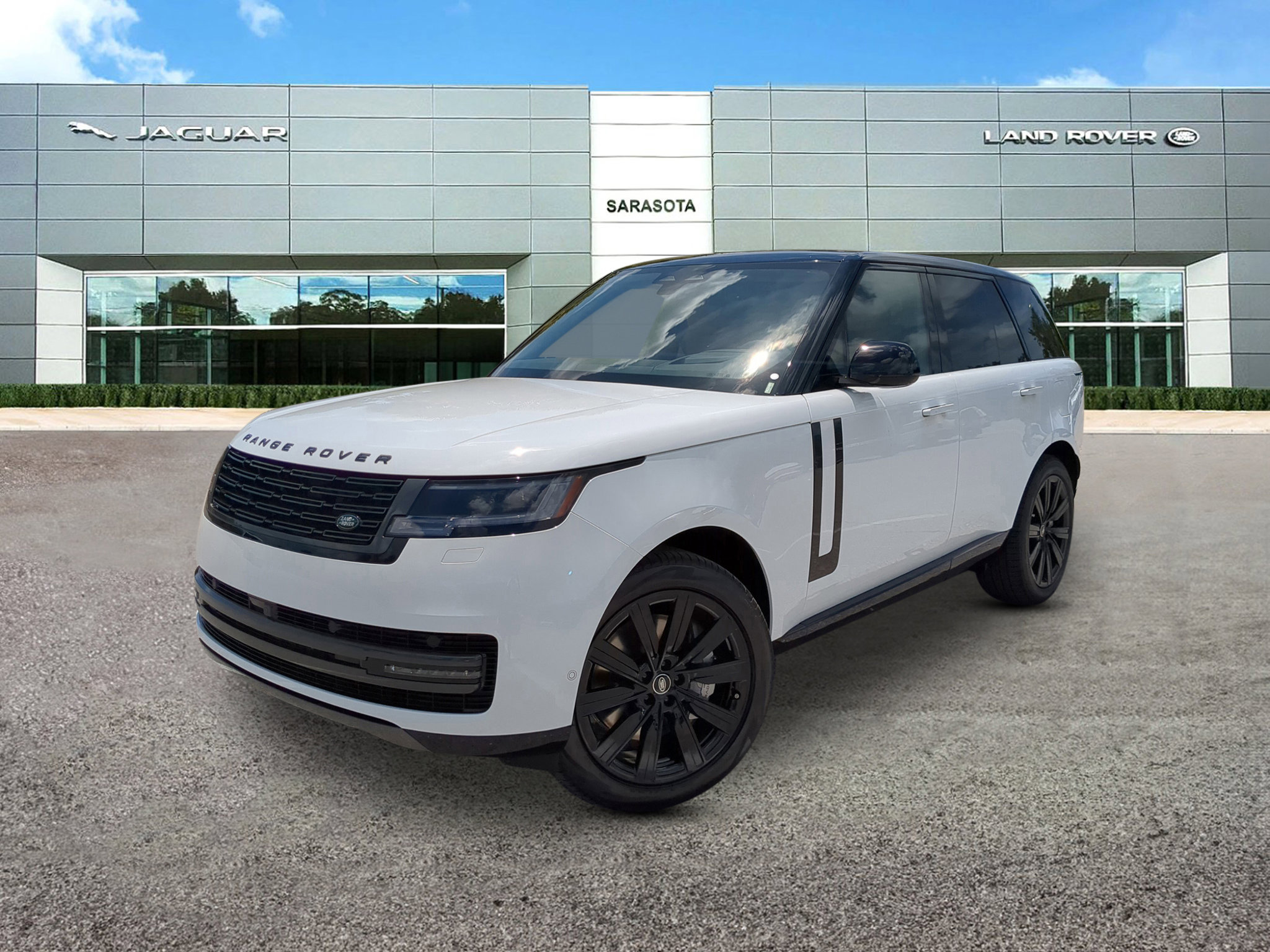 New 2025 Land Rover Range Rover SE