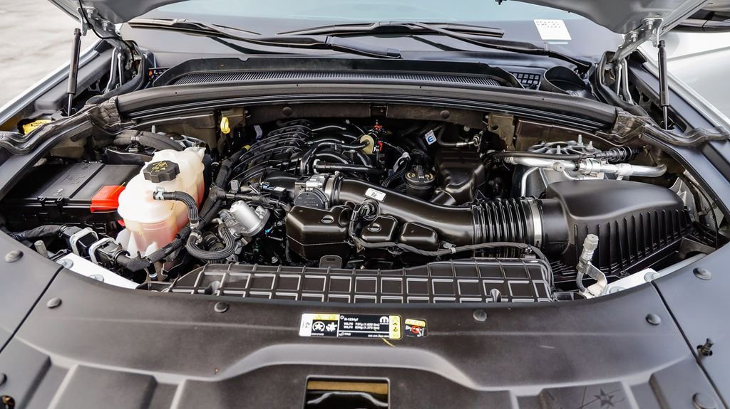 Used 2025 Jeep Grand Cherokee Altitude image 31