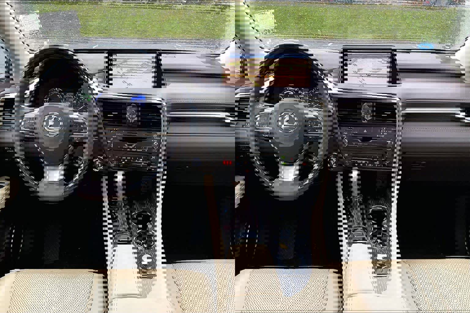 Used 2019 Lexus RX 450h AWD image 3