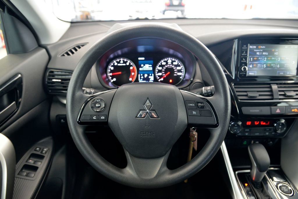 Used 2024 Mitsubishi Eclipse Cross ES image 18