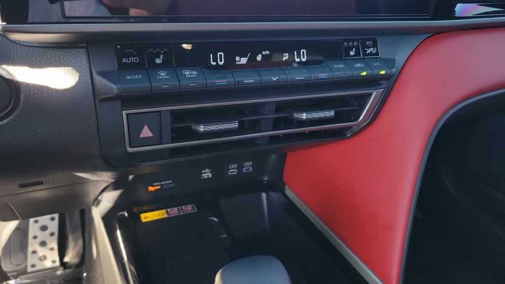 Used 2013 Toyota RAV4 XLE AWD/4WD image 15