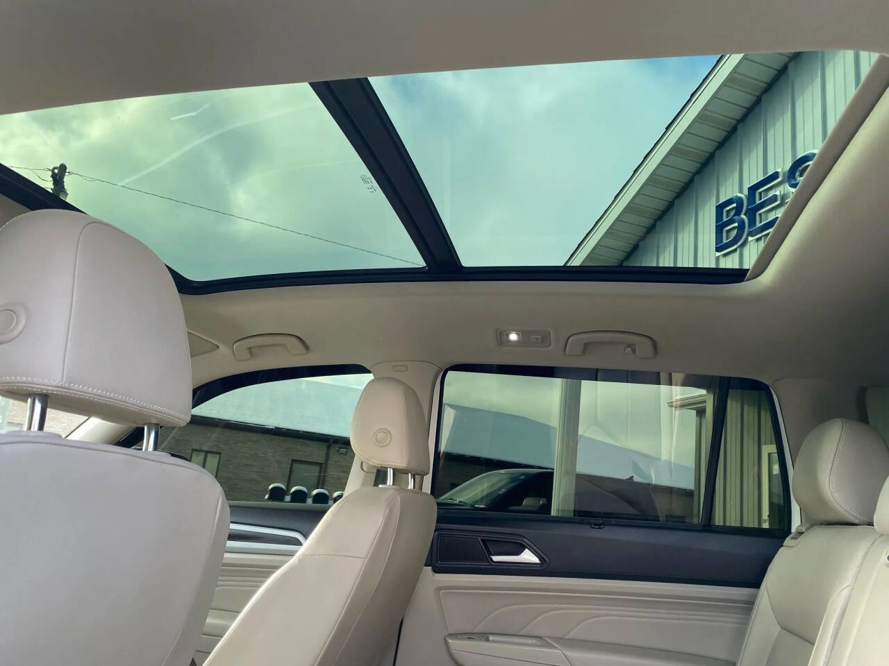 Used 2022 Volkswagen Atlas SE w/ Panoramic Sunroof Package image 24