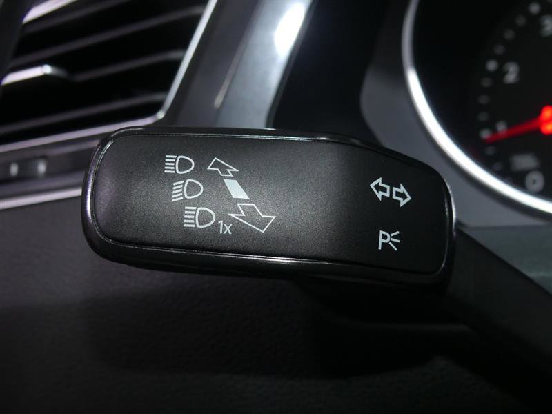 Used 2019 Volkswagen Tiguan SE w/ Panoramic Sunroof Package image 34