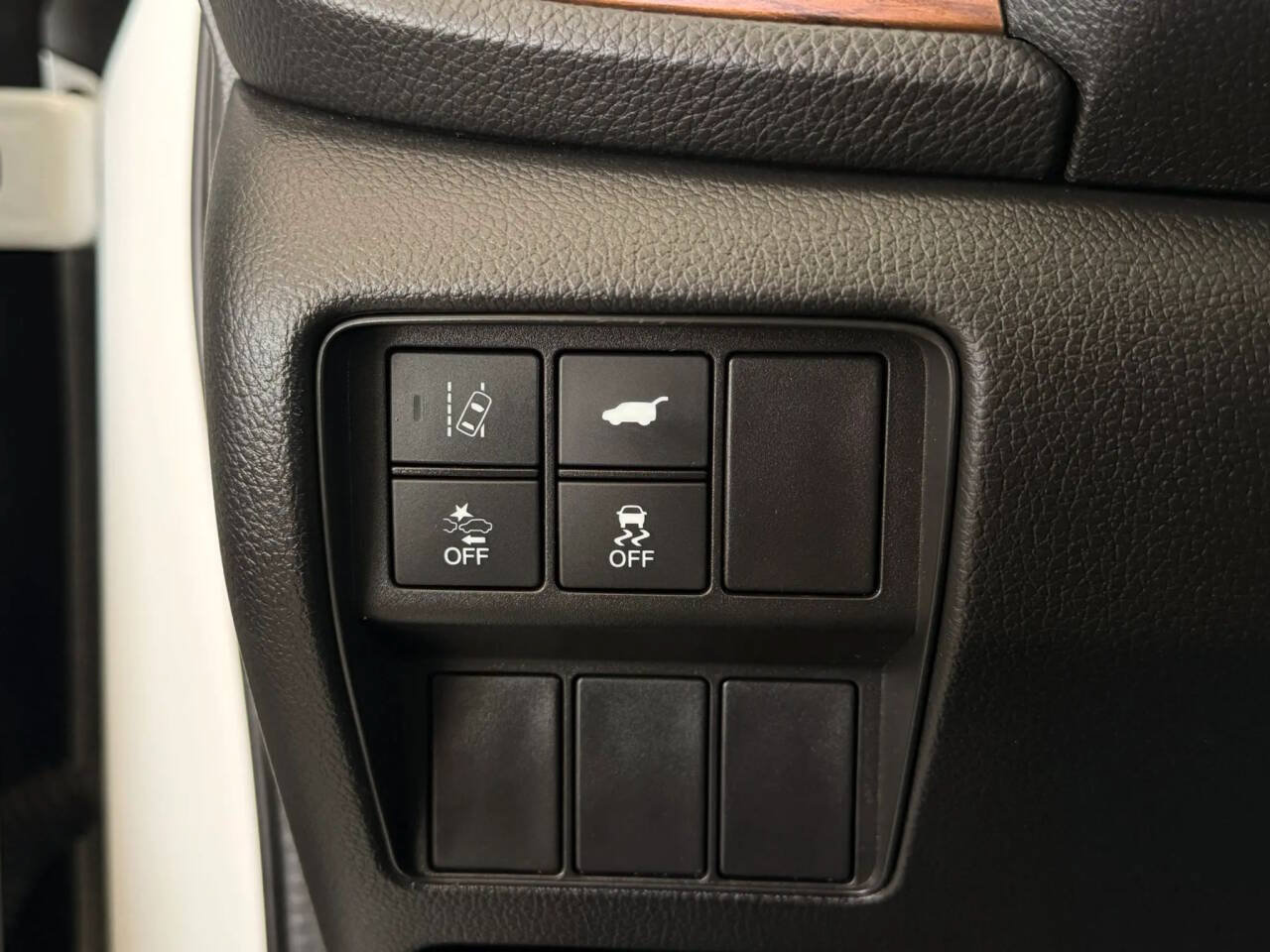 Used 2018 Honda CR-V Touring image 11