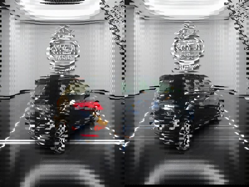 Used 2017 Volkswagen e-Golf SE w/ DC Fast Charging Package image 5