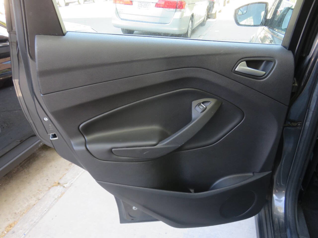 Used 2017 Ford C-MAX SE w/ Equipment Group 202A FWD image 27