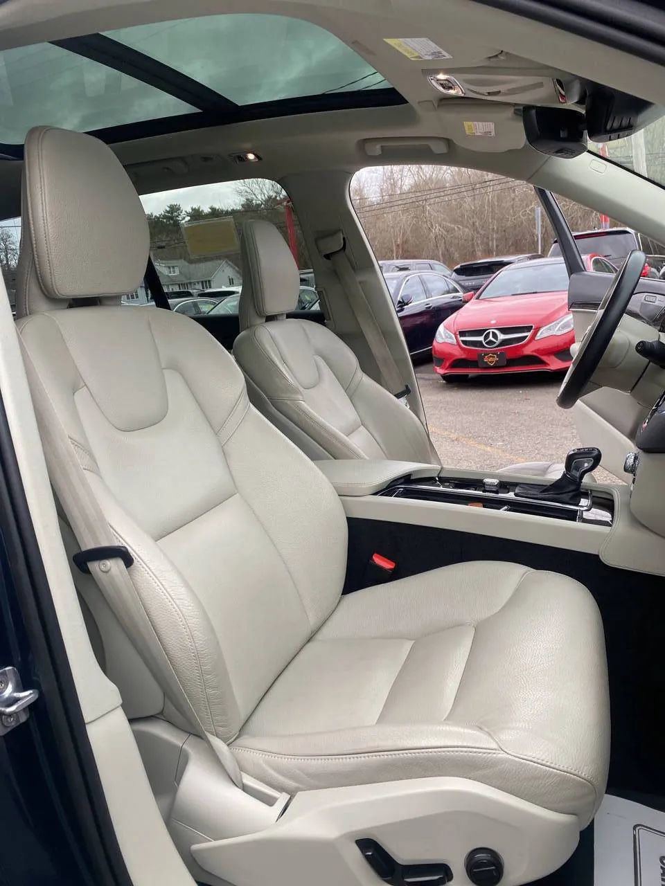 Used 2019 Volvo XC90 T5 Momentum w/ Advanced Package image 16