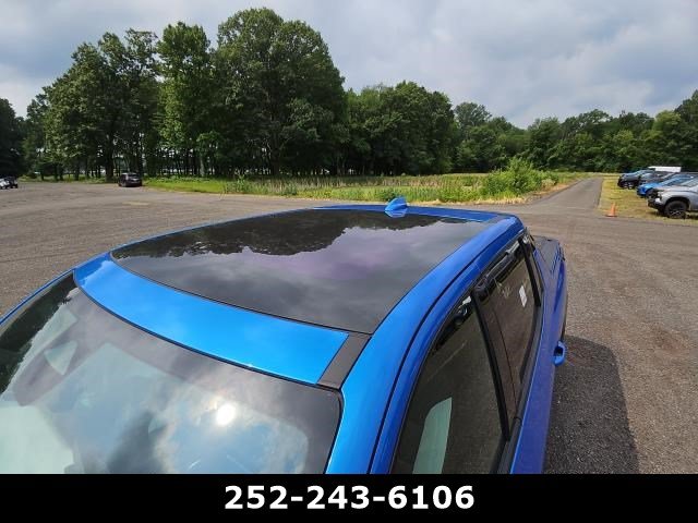 Used 2025 Chevrolet Silverado EV RST AWD/4WD image 4