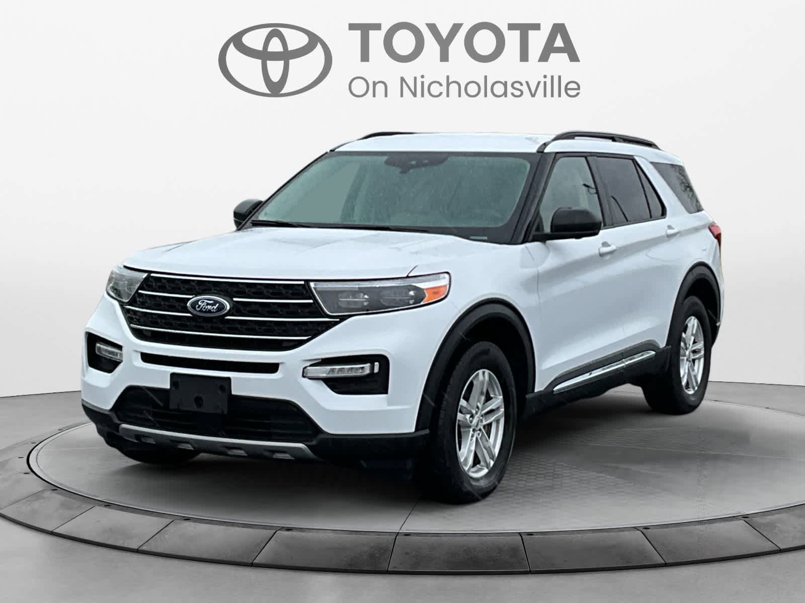 Used 2023 Ford Explorer XLT w/ Equipment Group 202A image 1