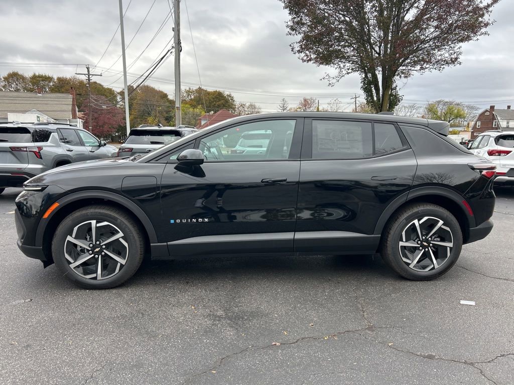 New 2026 Chevrolet Equinox EV LT image 2