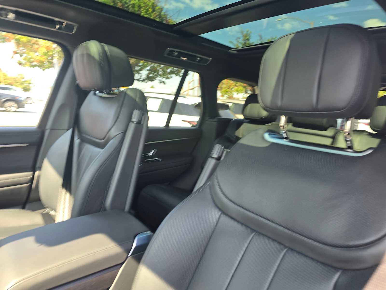 New 2025 Land Rover Range Rover SE image 25