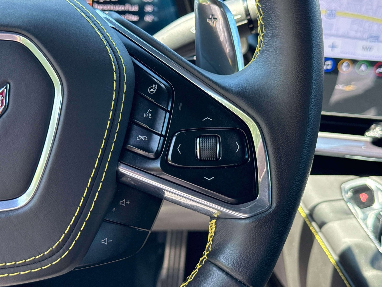 Used 2023 Chevrolet Corvette Stingray Premium Cpe w/ Stealth Interior Trim Package RWD image 16