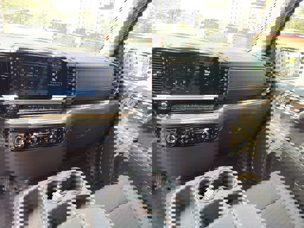 Used 2023 Chevrolet Silverado 1500 RST w/ Z71 Off-Road Package image 24