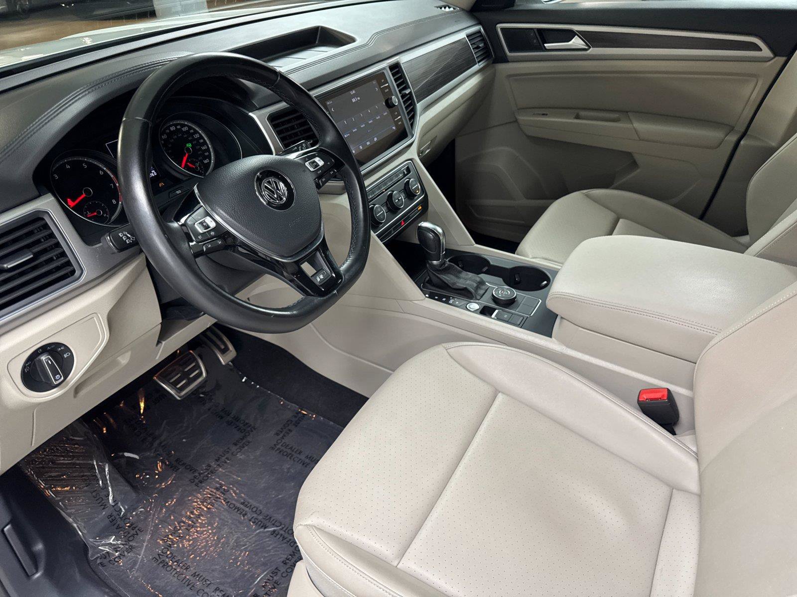 Used 2019 Volkswagen Atlas SE w/ Towing Package AWD/4WD image 9