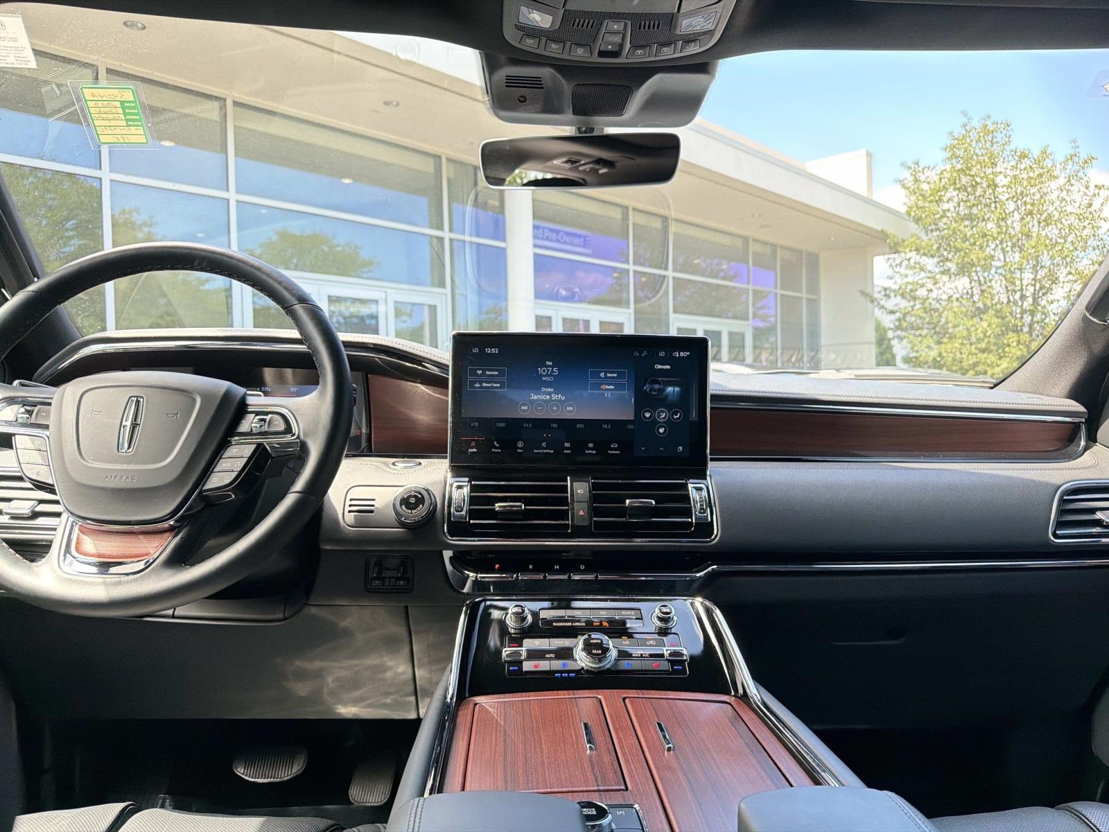 Used 2023 Lincoln Navigator Reserve AWD/4WD image 15