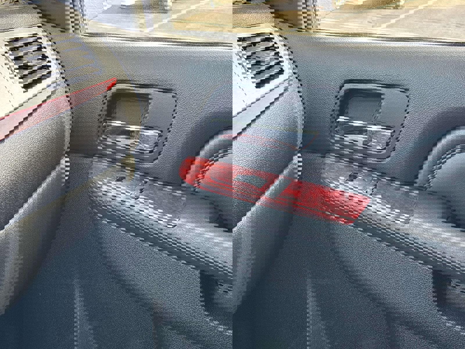 Used 2014 Cadillac Escalade Premium image 26