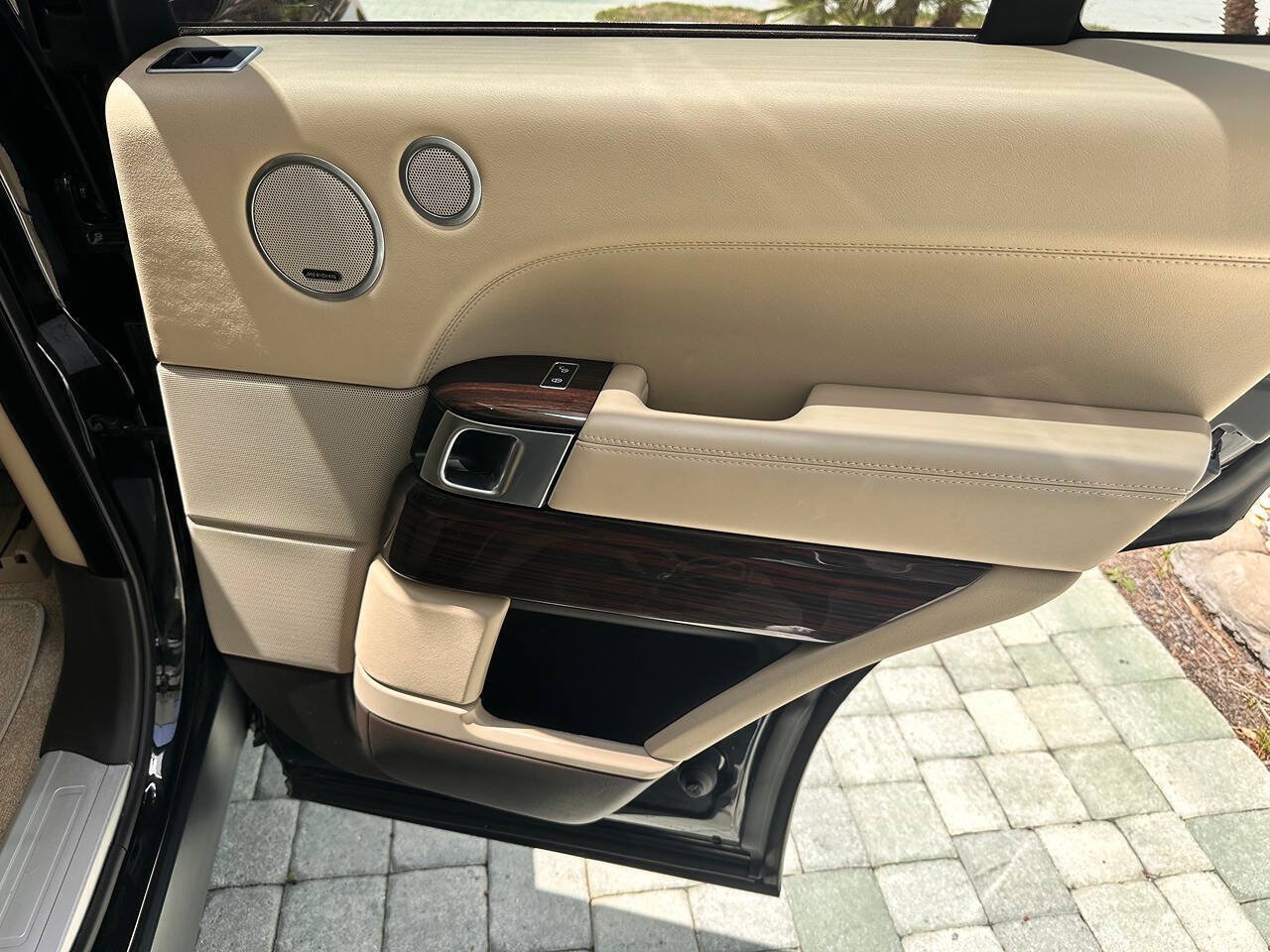 Used 2015 Land Rover Range Rover Supercharged AWD/4WD image 69