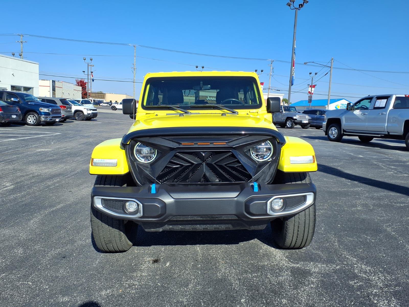 Used 2022 Jeep Wrangler Unlimited Sahara AWD/4WD image 2
