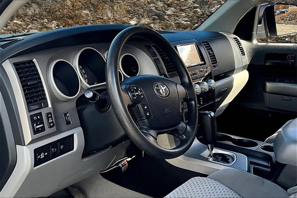 Used 2011 Toyota Tundra 4x4 CrewMax image 12