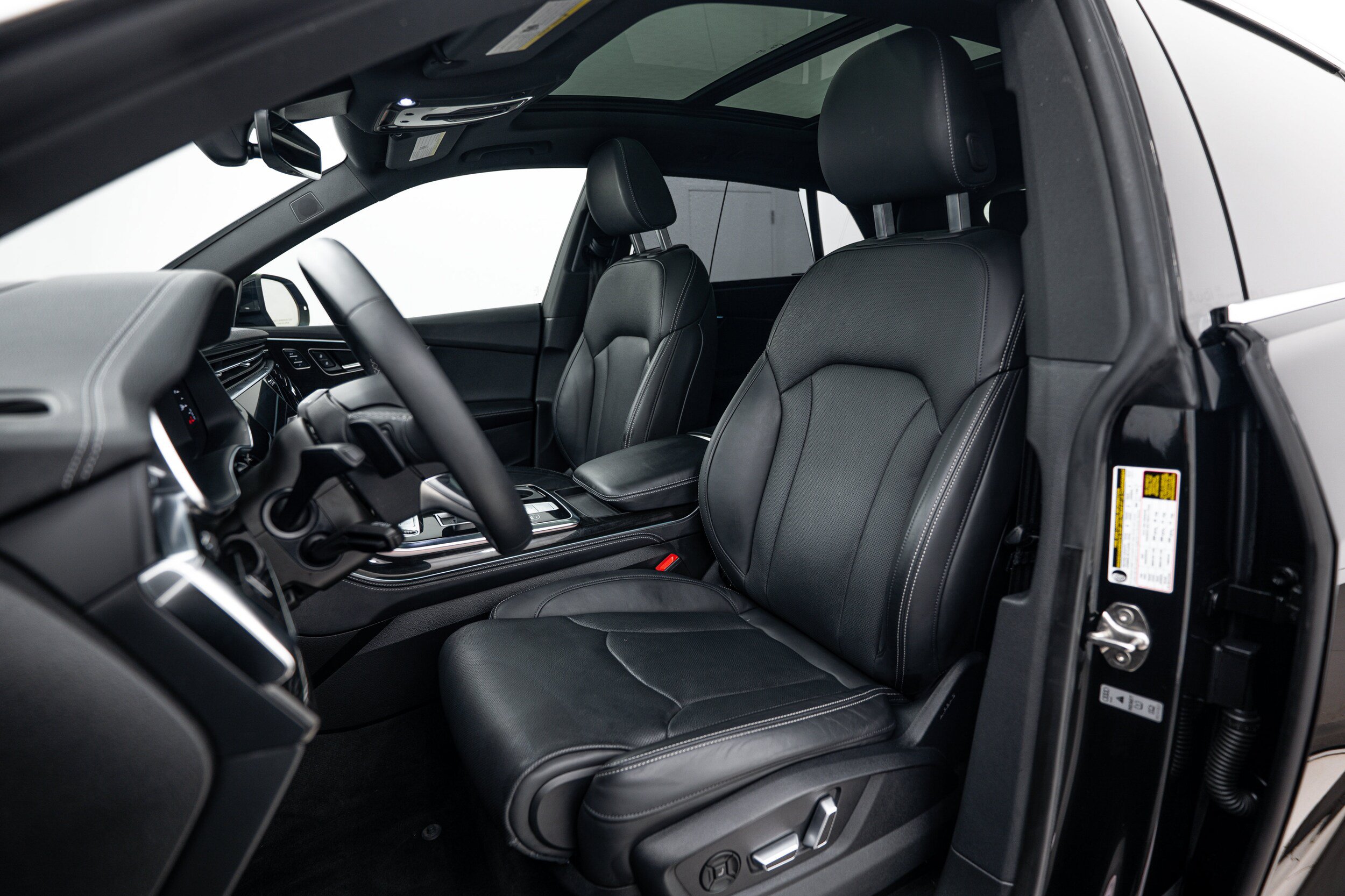 Certified 2024 Audi Q8 Prestige w/ Prestige Package AWD/4WD image 16