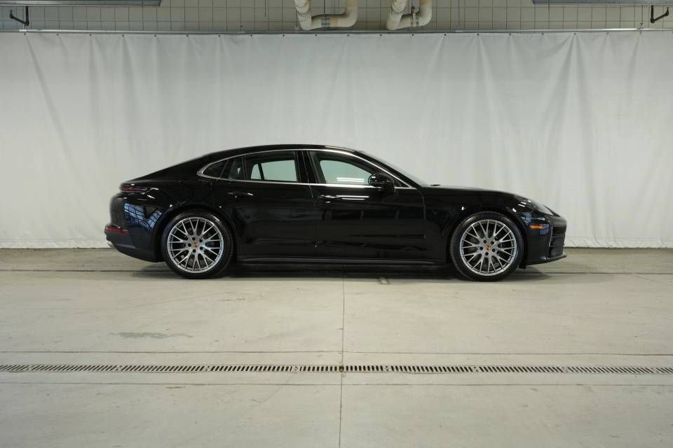 New 2026 Porsche Panamera 4 AWD/4WD image 8