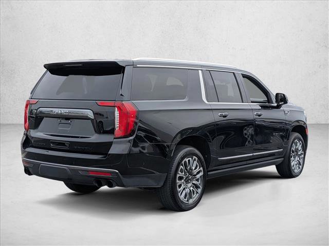 Used 2023 GMC Yukon XL Denali Ultimate AWD/4WD image 5