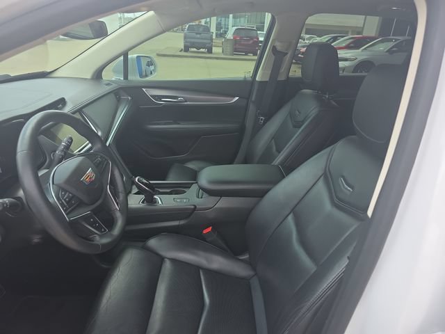 Used 2017 Cadillac XT5 Premium Luxury w/ Advanced Security Package FWD image 9