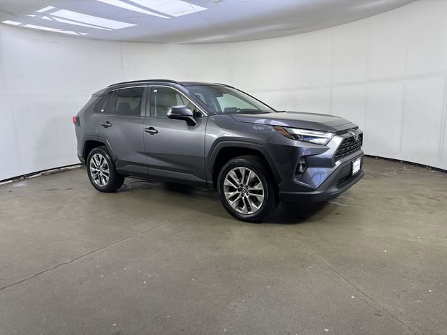 Used 2022 Toyota RAV4 XLE Premium AWD/4WD image 3