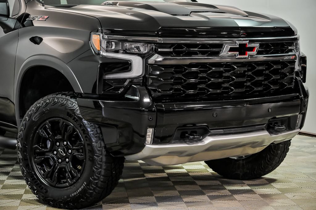 Used 2025 Chevrolet Silverado 1500 ZR2 w/ Technology Package AWD/4WD image 2