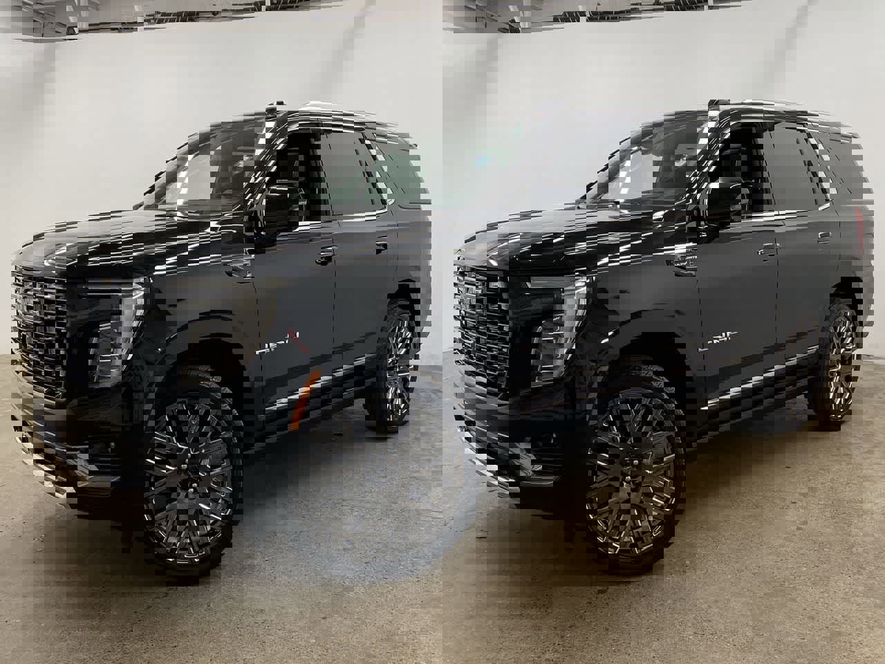 Used 2025 GMC Yukon Denali Ultimate w/ LPO, Floor Liner Package image 1