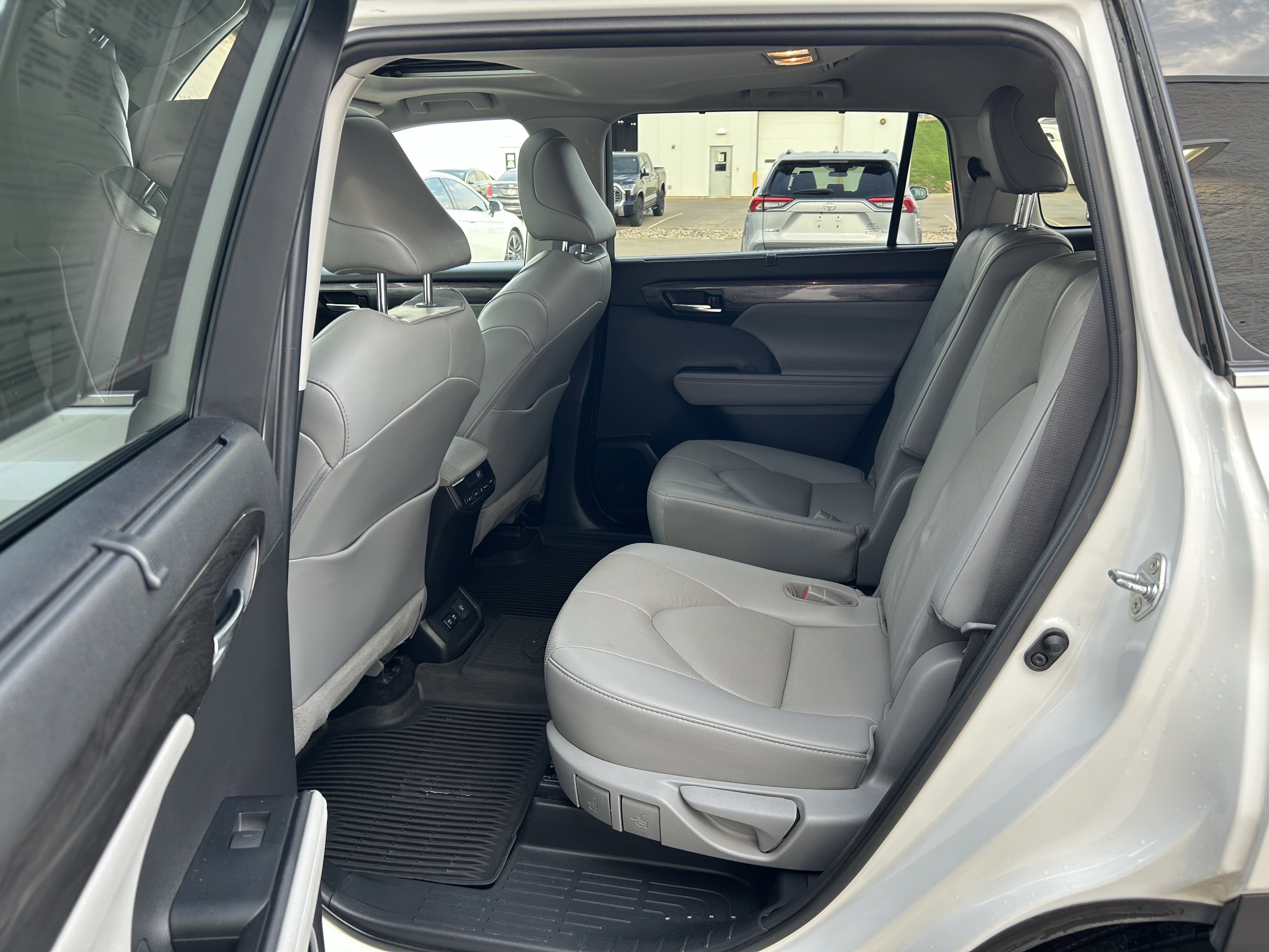 Certified 2021 Toyota Highlander Limited image 17