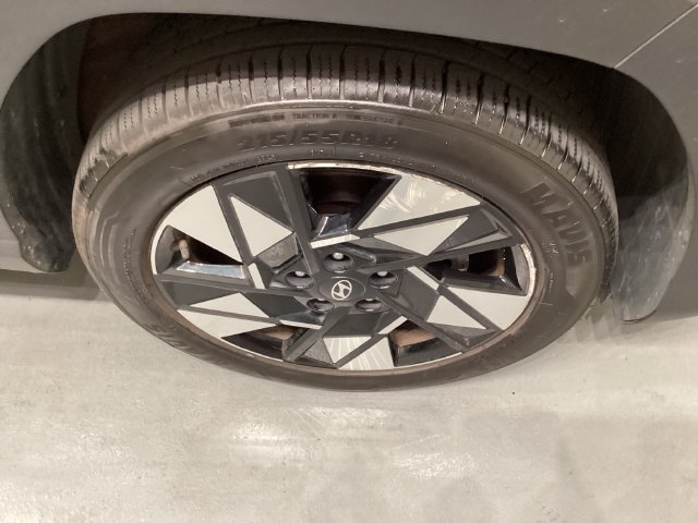 Used 2025 Hyundai Kona SEL FWD image 30