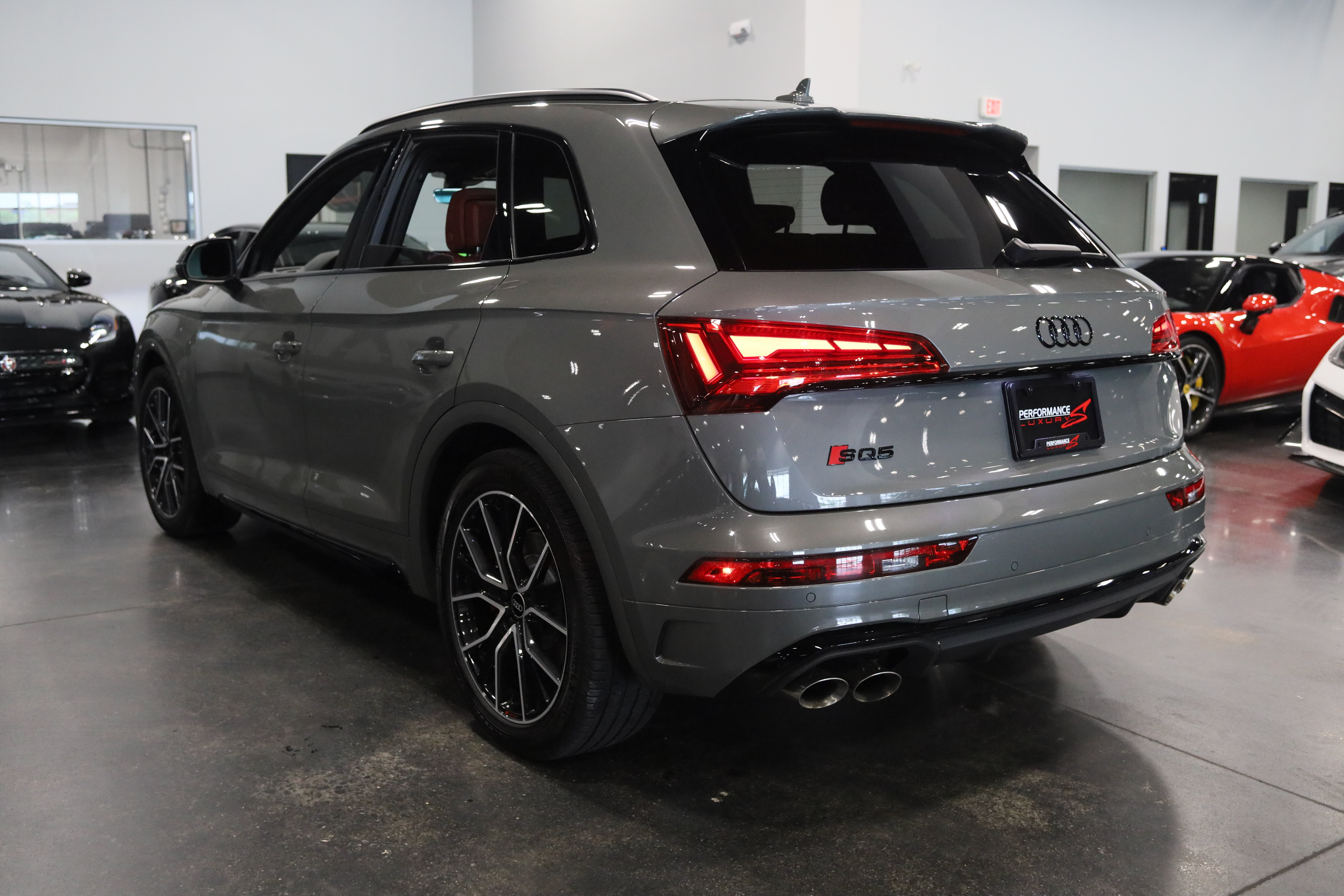 Used 2023 Audi SQ5 Premium Plus w/ Premium Plus Package AWD/4WD image 4