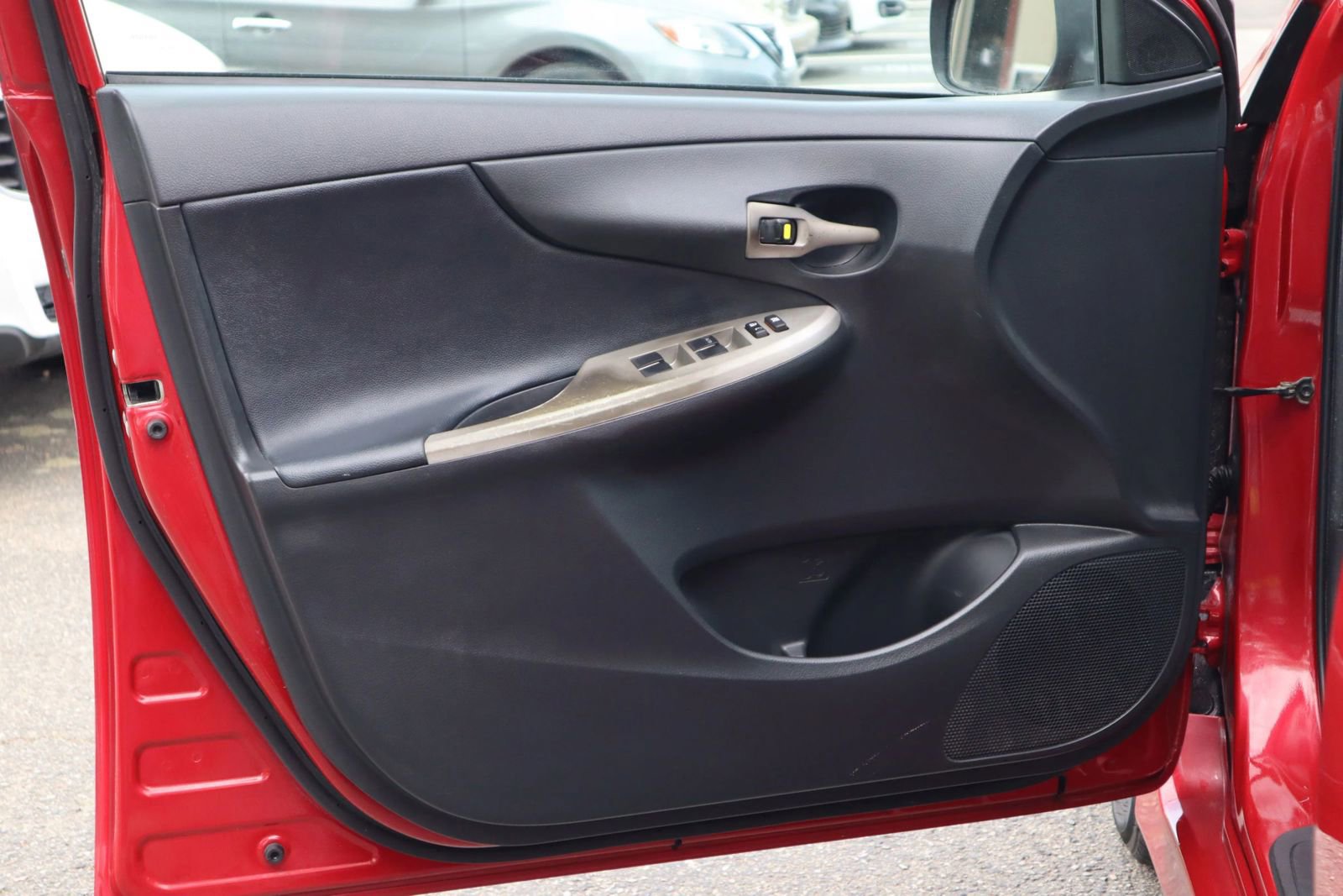 Used 2012 Toyota Corolla S image 7