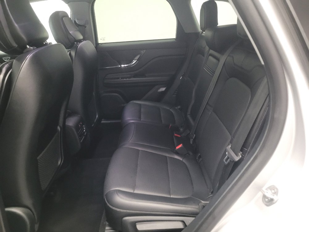 Used 2020 Lincoln Corsair FWD w/ Premium Package image 18