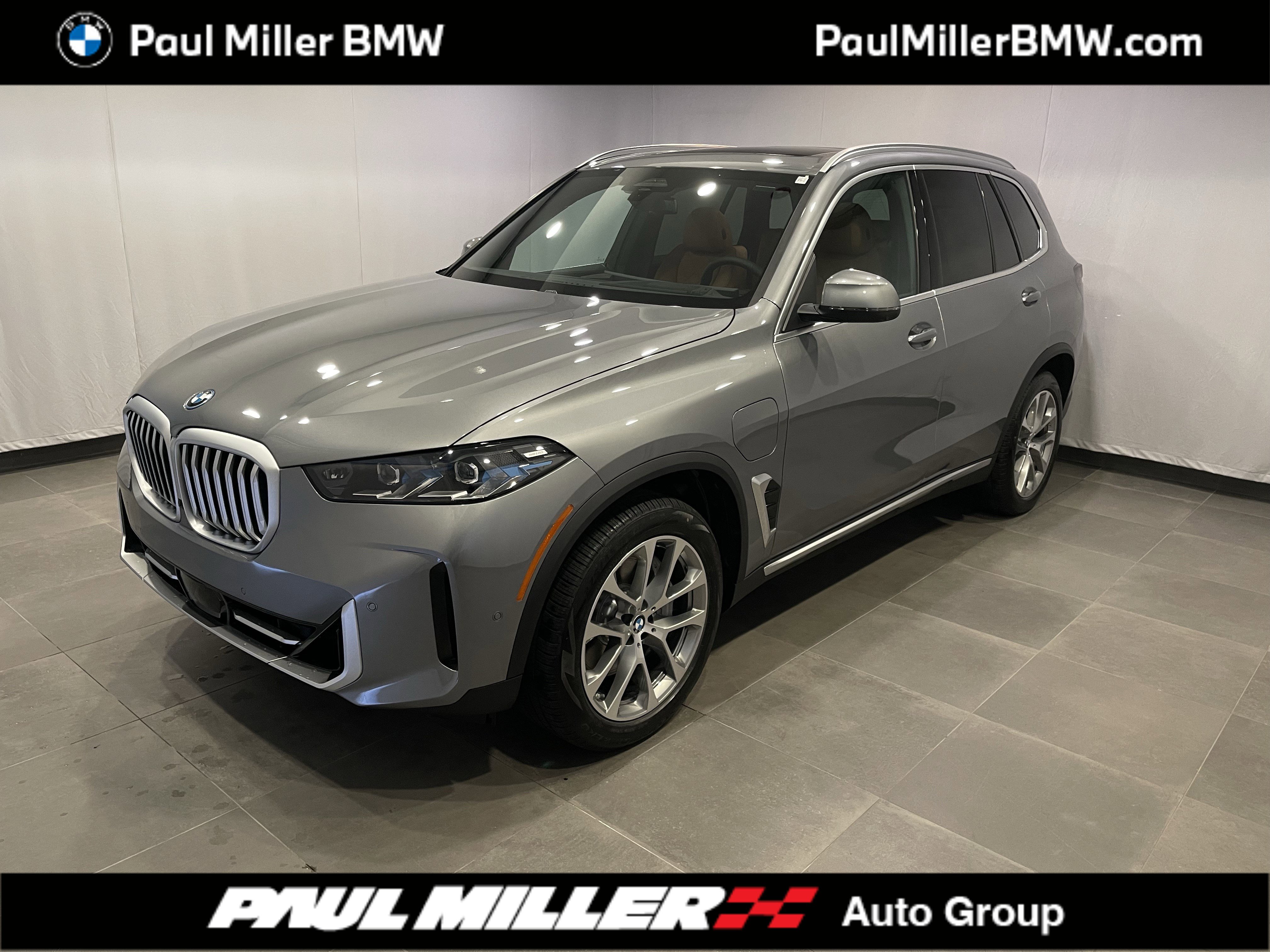 New 2026 BMW X5 xDrive50e w/ Premium Package AWD/4WD image 1