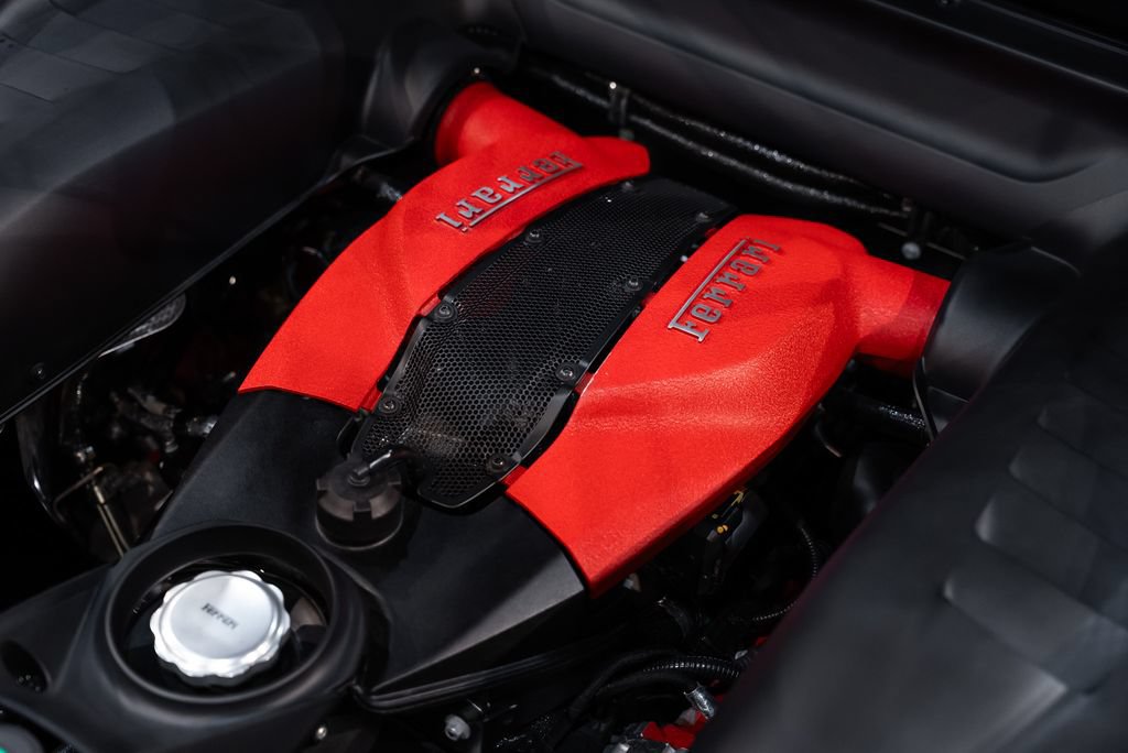 Certified 2021 Ferrari F8 Tributo RWD image 19