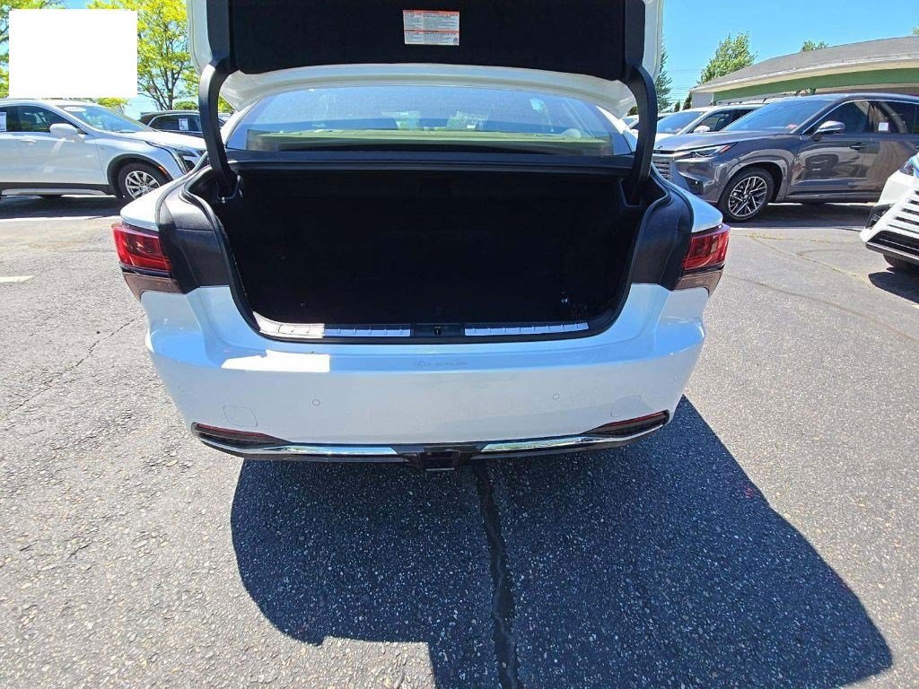 Used 2023 Lexus LS 500h AWD w/ Luxury Package image 7