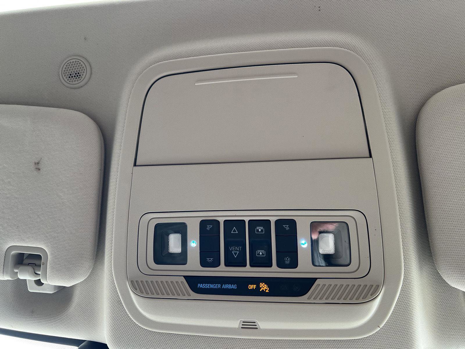 Used 2020 Ford Explorer XLT w/ Equipment Group 202A AWD/4WD image 40
