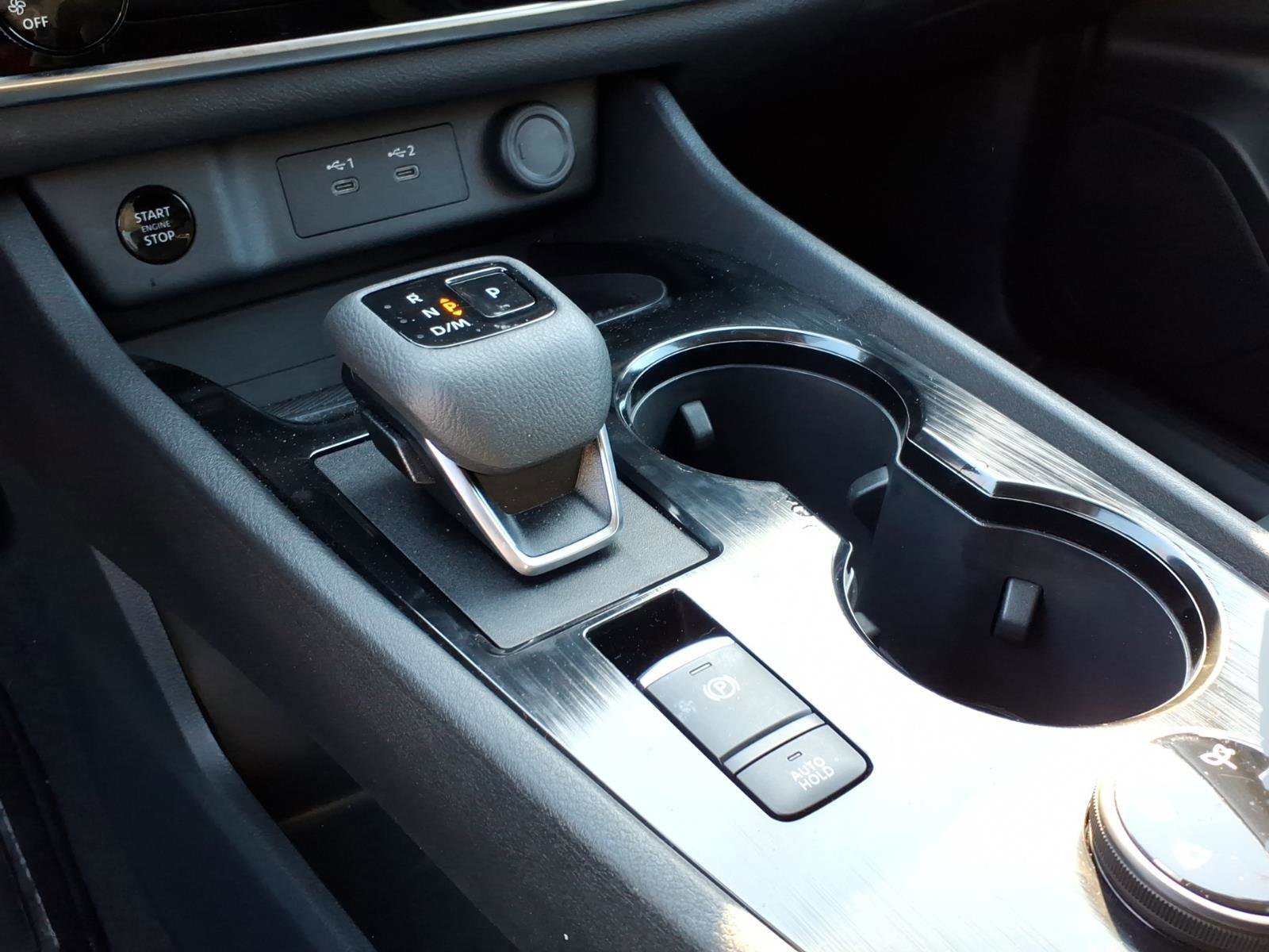 Used 2025 Nissan Rogue S image 15