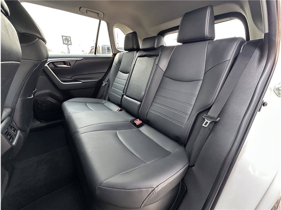 Used 2021 Toyota RAV4 XLE Premium AWD/4WD image 16
