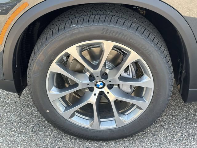 New 2026 BMW X5 xDrive40i w/ Climate Comfort Package AWD/4WD image 7