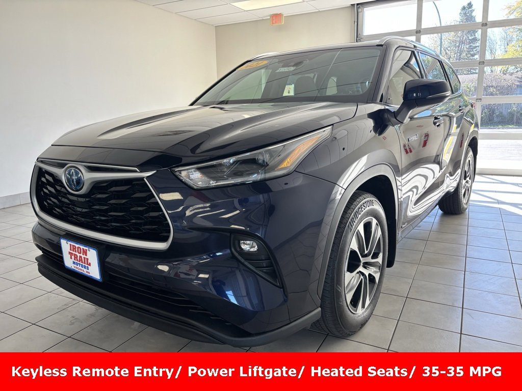 Certified 2021 Toyota Highlander XLE image 1